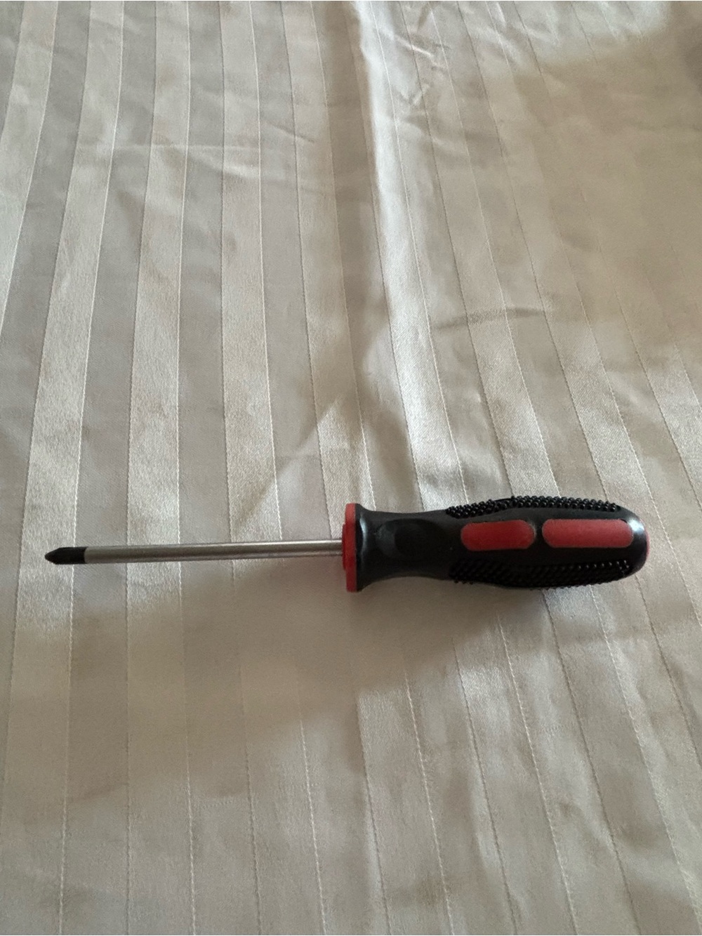 Chrome-Vanadium 8-in. Red and Black Ergonomic Philips Screwdriver [Good]